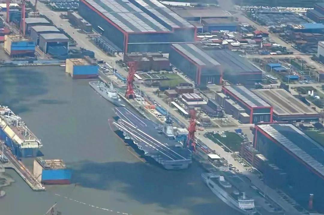 福建舰即将服役，两大航母军港开放，首选部署地究竟花落谁家？