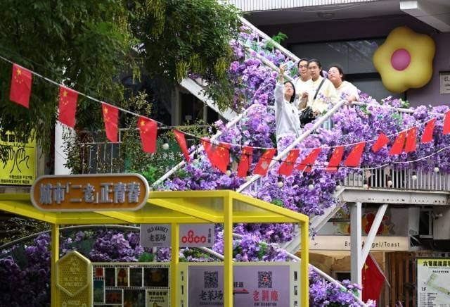 假日经济活力观察:“出入口经济”点亮西安城墙