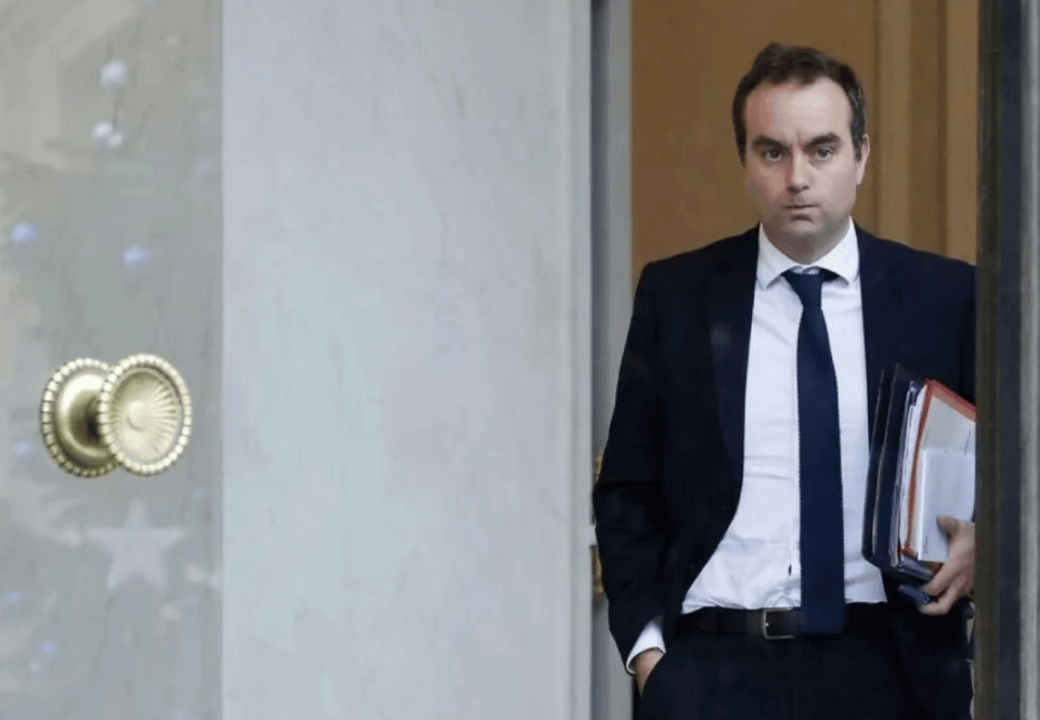 正式组阁不到一天,法国新总理又“旧”了,走马灯还转得下去吗?