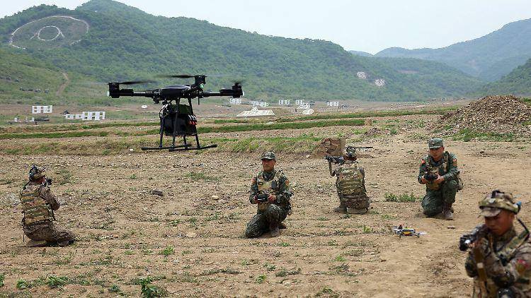 1万朝鲜特种兵凭空消失?苏梅全线告急,乌克兰截获绝密前线情报