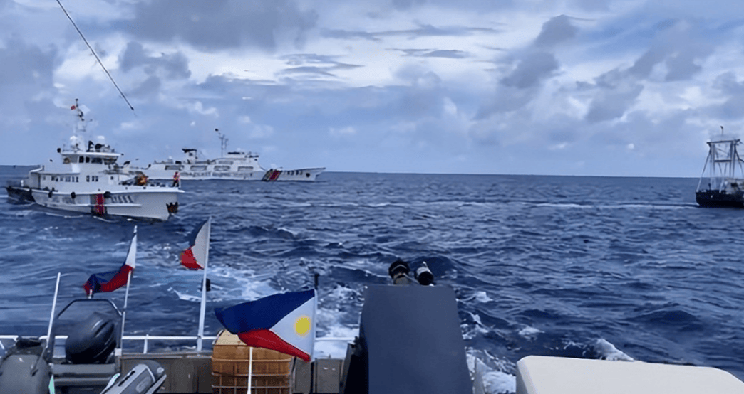 中方打向菲律宾的“拳头”,越南接过来了,这次解放军动作有点快