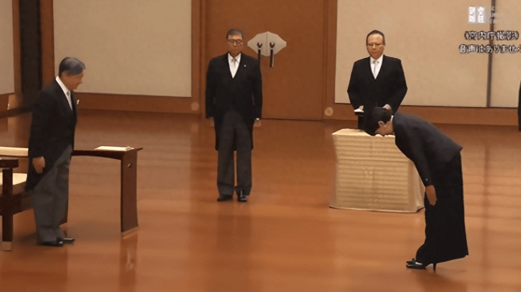 中方没给祝福,高市早苗意识到不对劲,对中日关系轻拿轻放了起来