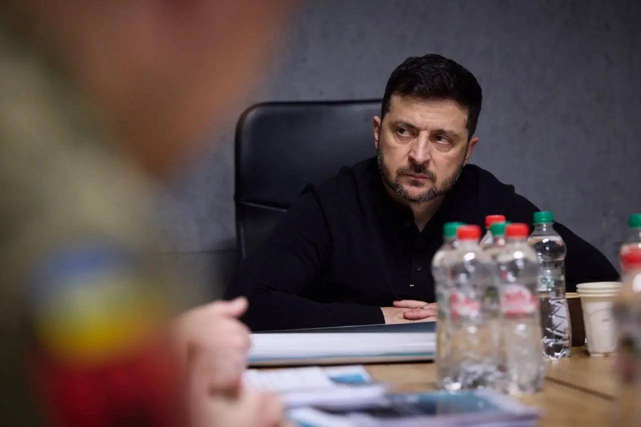 俄军夺取85%红军城,泽连斯基大势已去,俄媒:又开始寻找替罪羊